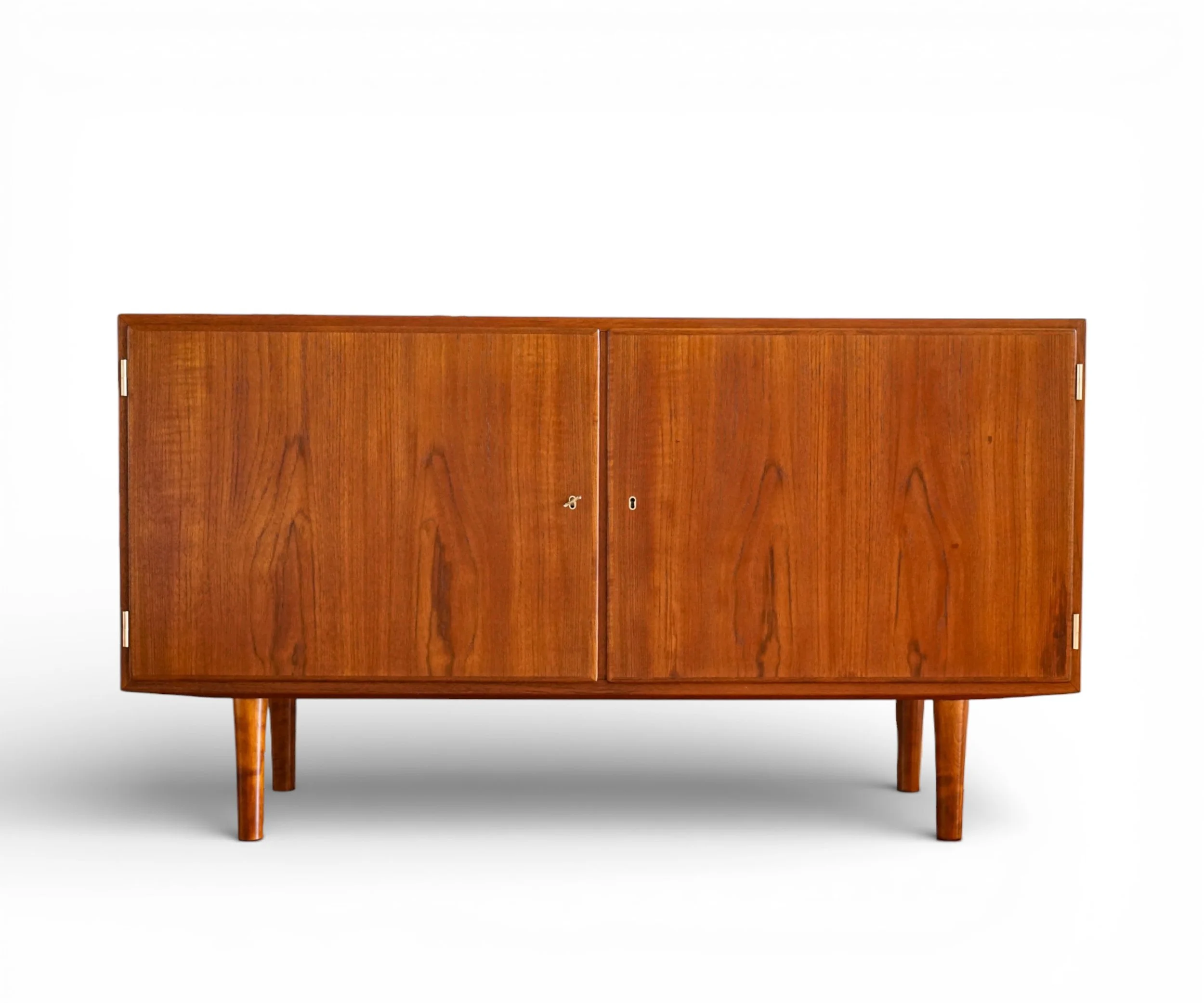 Vintage Arne Wahl Iversen Model 122 Teak Dresser for Vinde